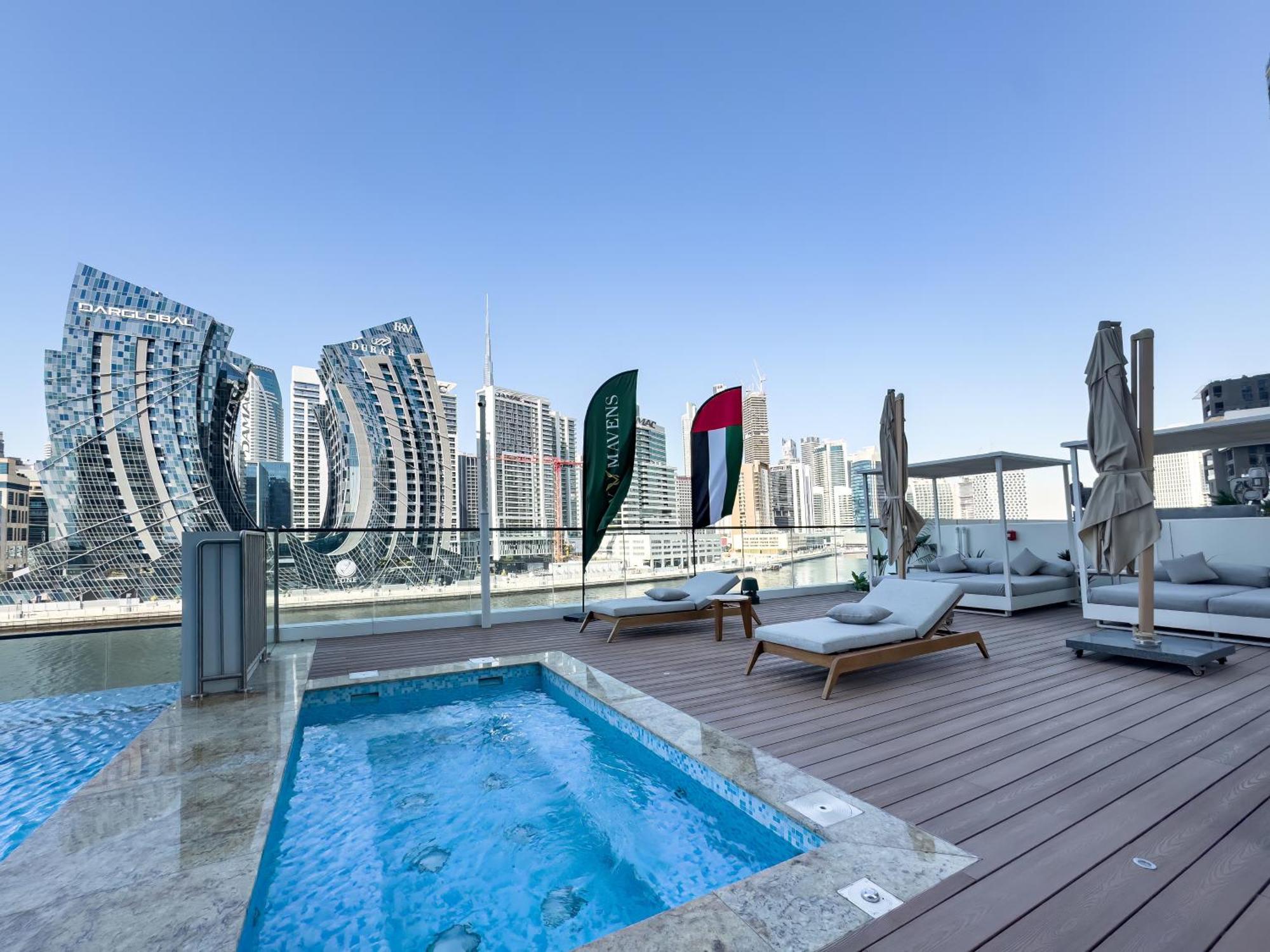 Luxury Marasi Drive, 1bdr With Private Jacuzzi Apartment *