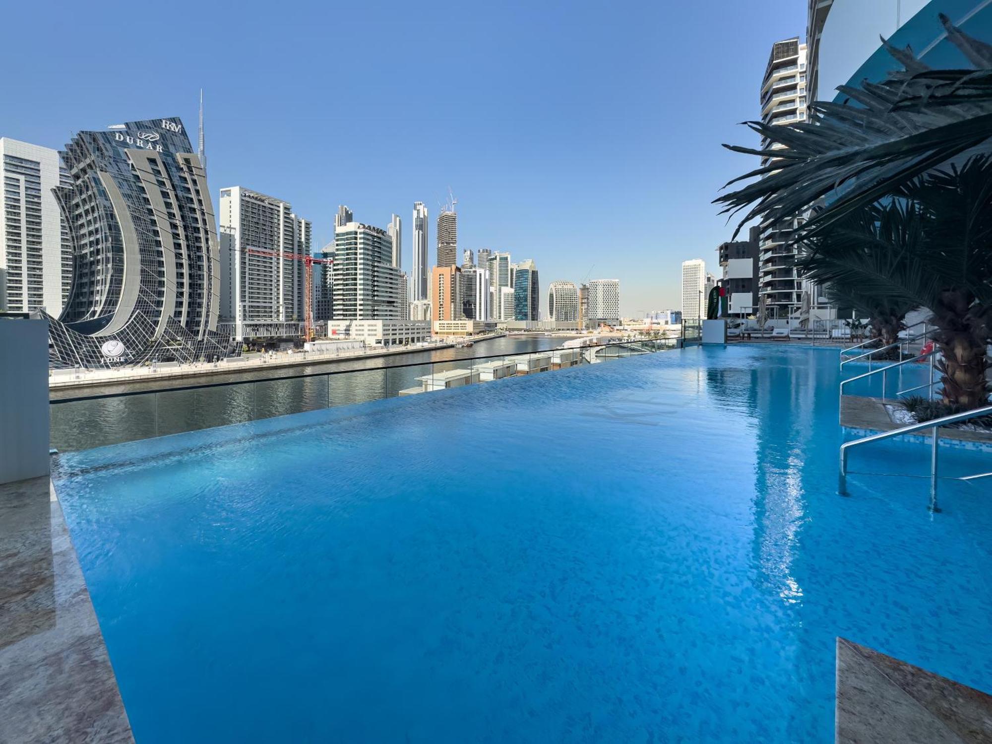 Luxury Marasi Drive, 1bdr With Private Jacuzzi Apartment *