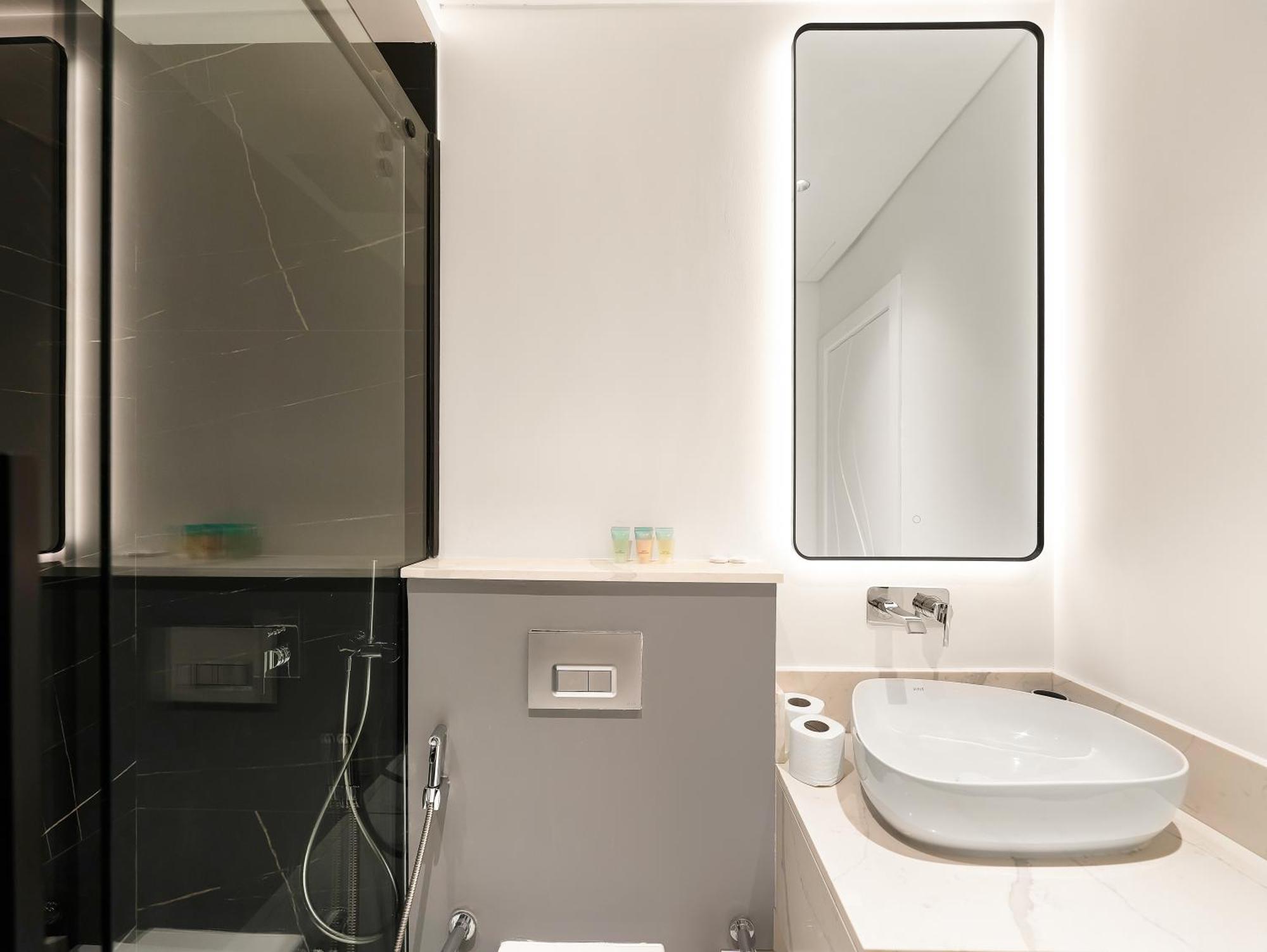 Luxury Marasi Drive, 1bdr With Private Jacuzzi *
