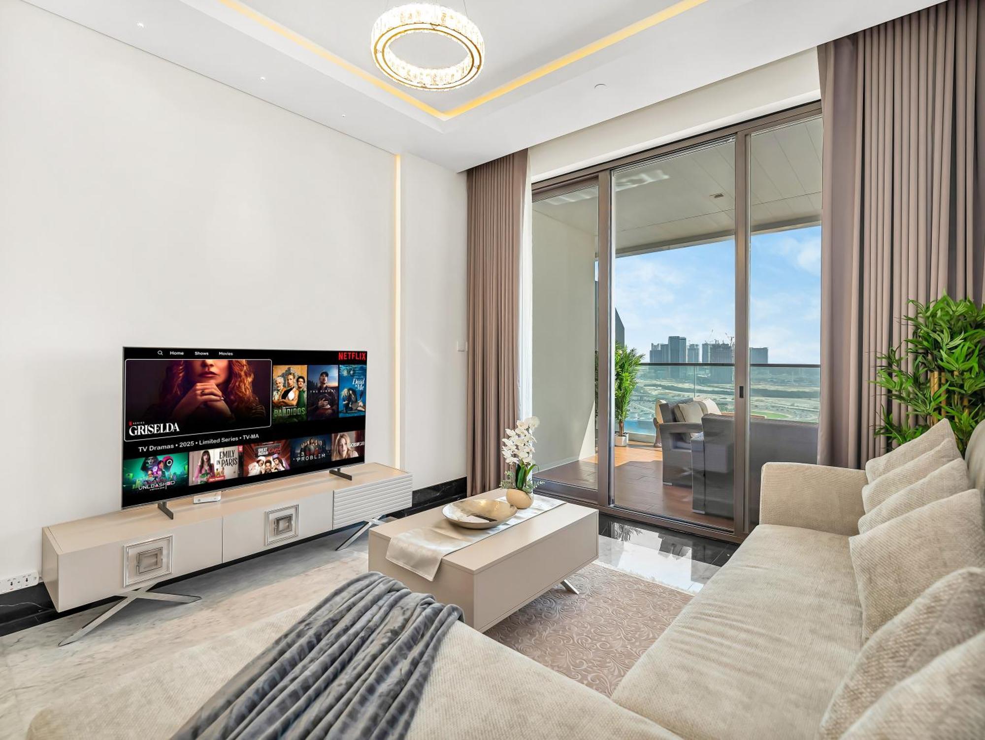 Apartment Luxury Marasi Drive, 1bdr With Private Jacuzzi *