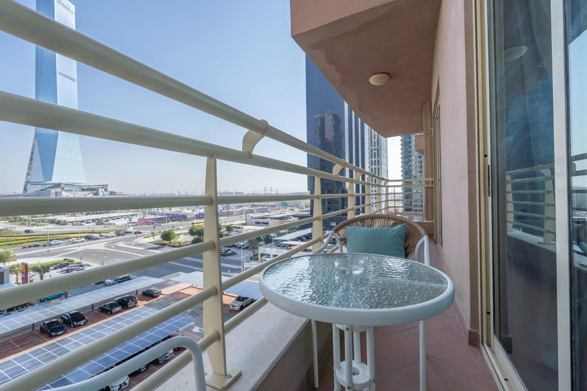 Apartment 1 Bedroom With A View And Sleeps 4