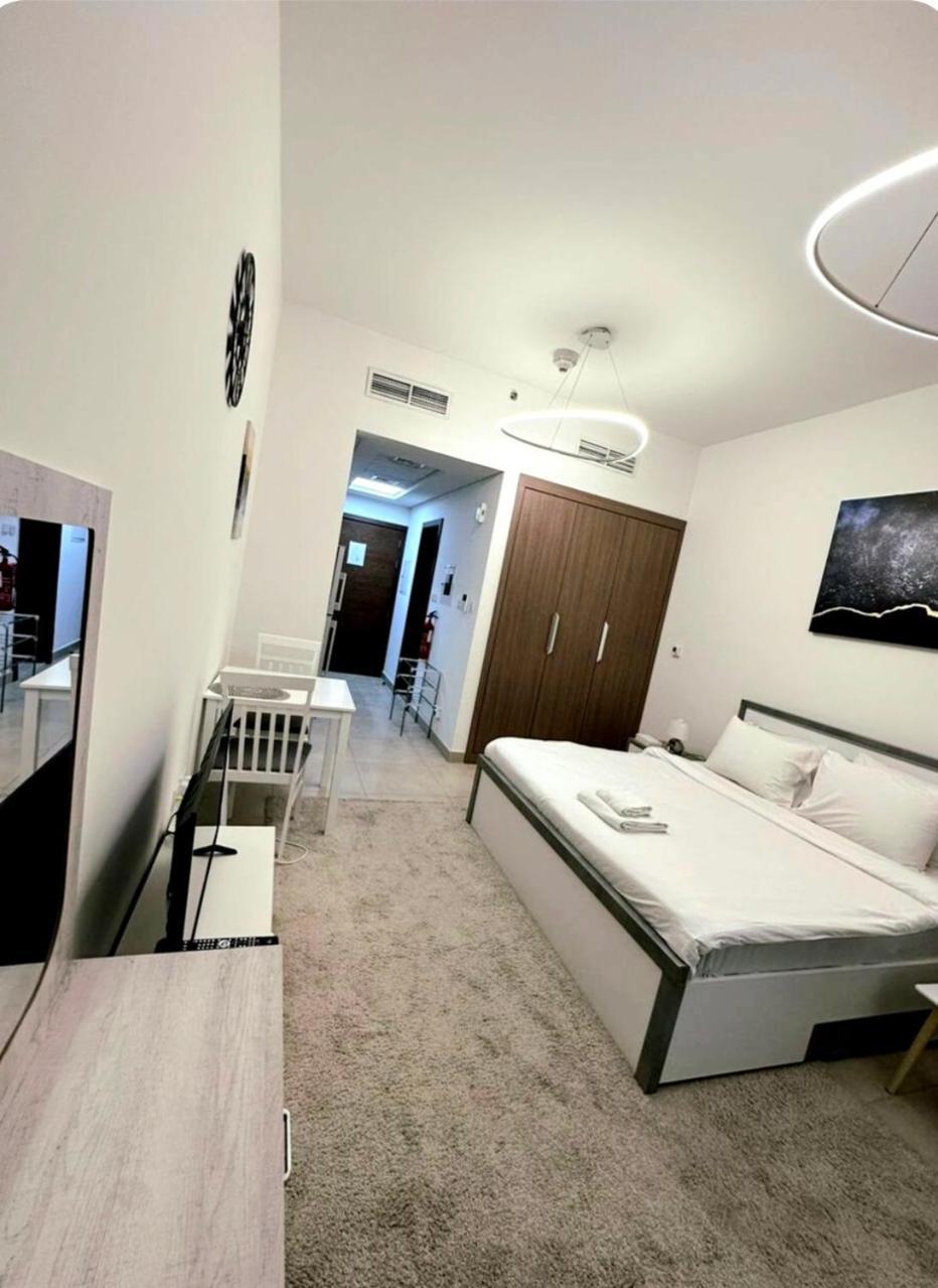 Apartment Cozy, Fully Furnished, Kitchen Equipped With Facilities Dubai