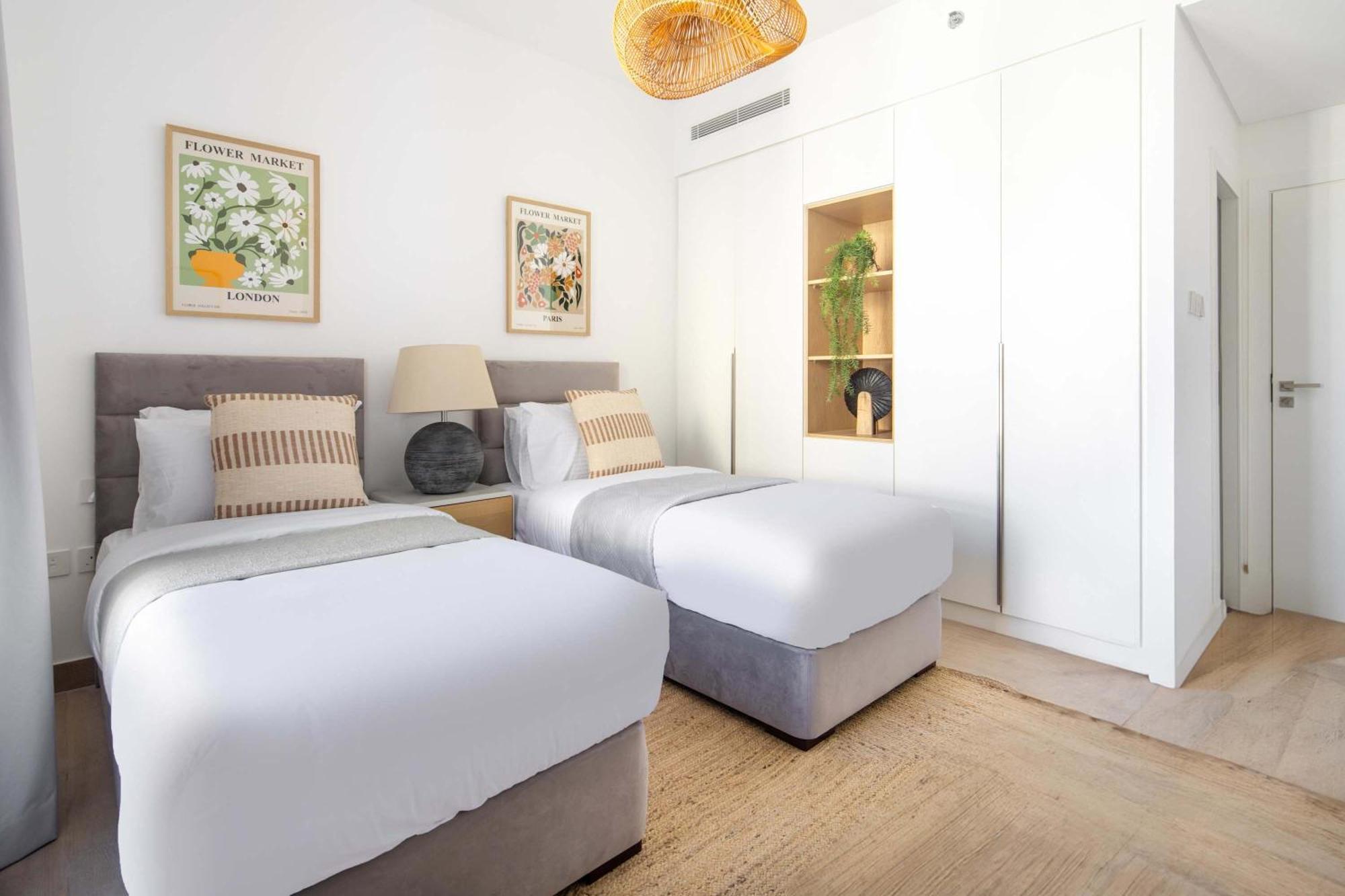 Frank Porter - La Sirene Apartment Dubai