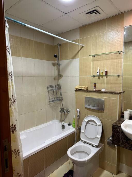 1 B/r In Marina Price Dubai