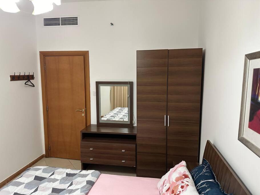1 B/r In Marina Price Apartment *