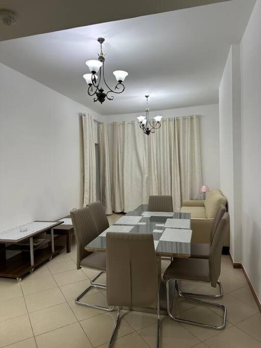 1 B/r In Marina Price Apartment