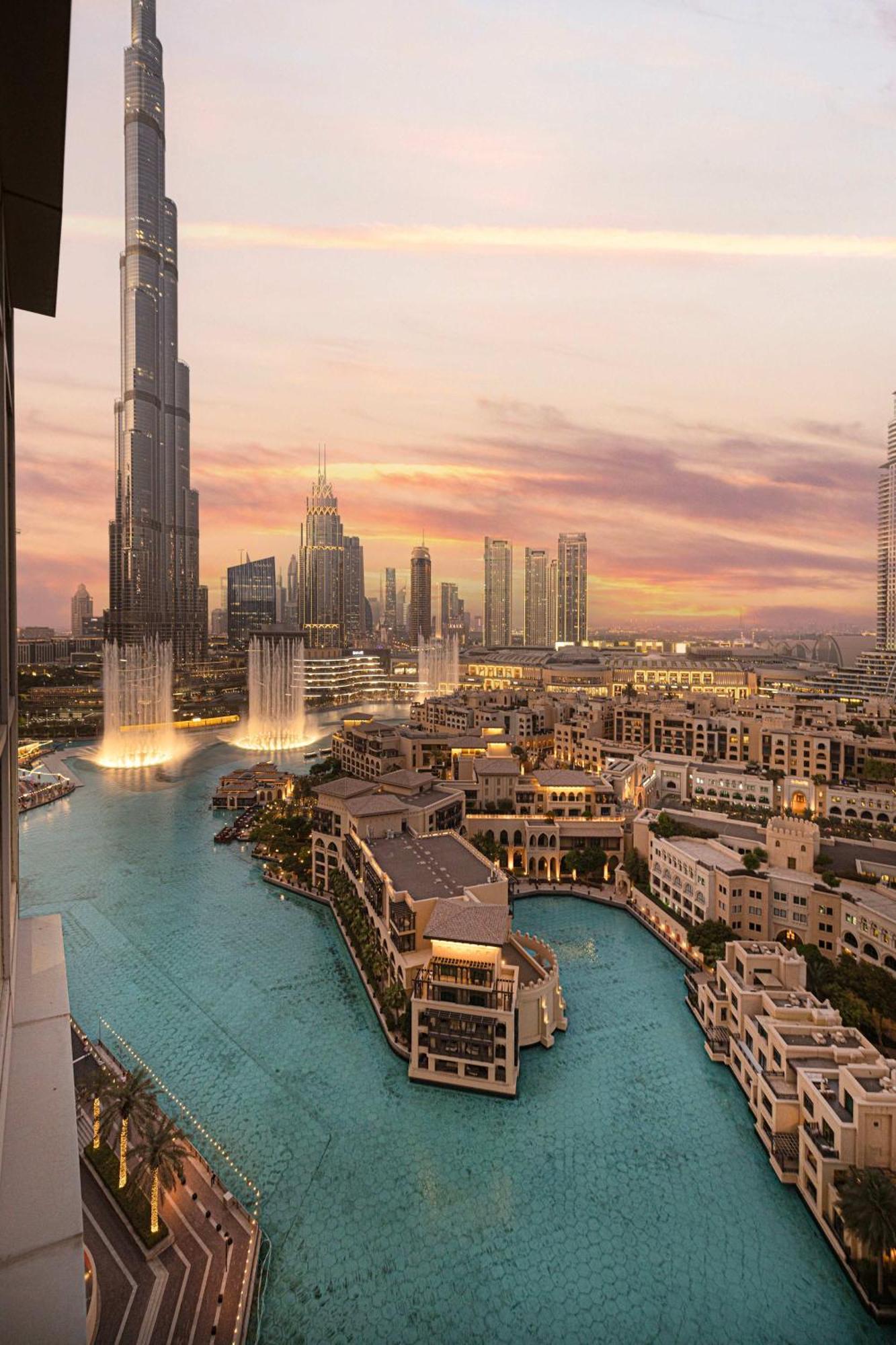 Apartment Downtown Sanctuary Iconic Burj Views & Luxury Living *