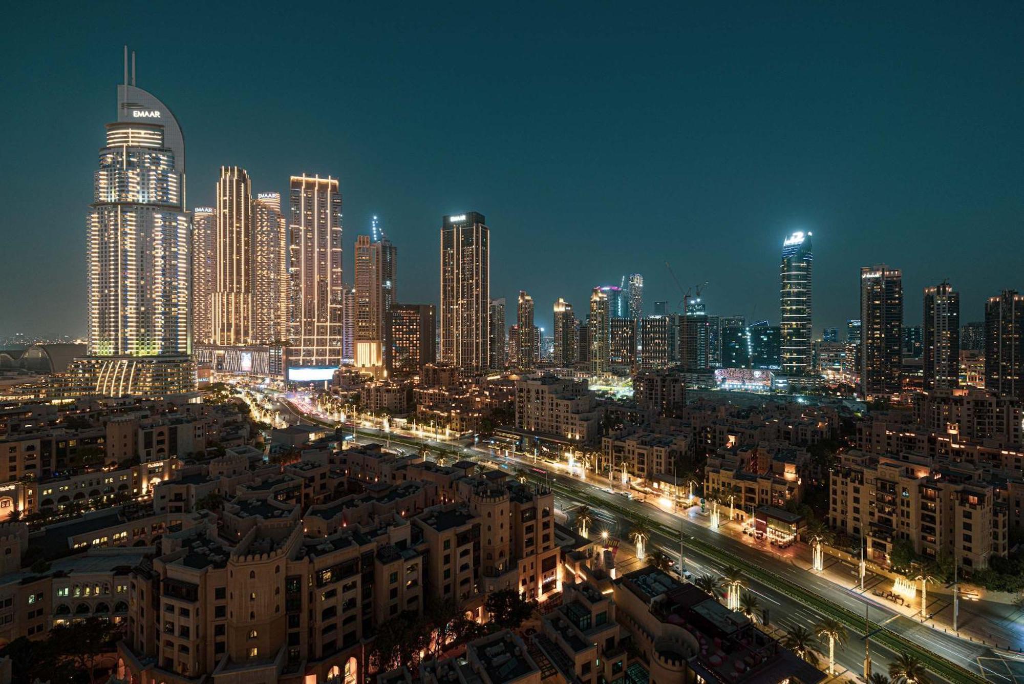 Downtown Sanctuary Iconic Burj Views & Luxury Living Apartment