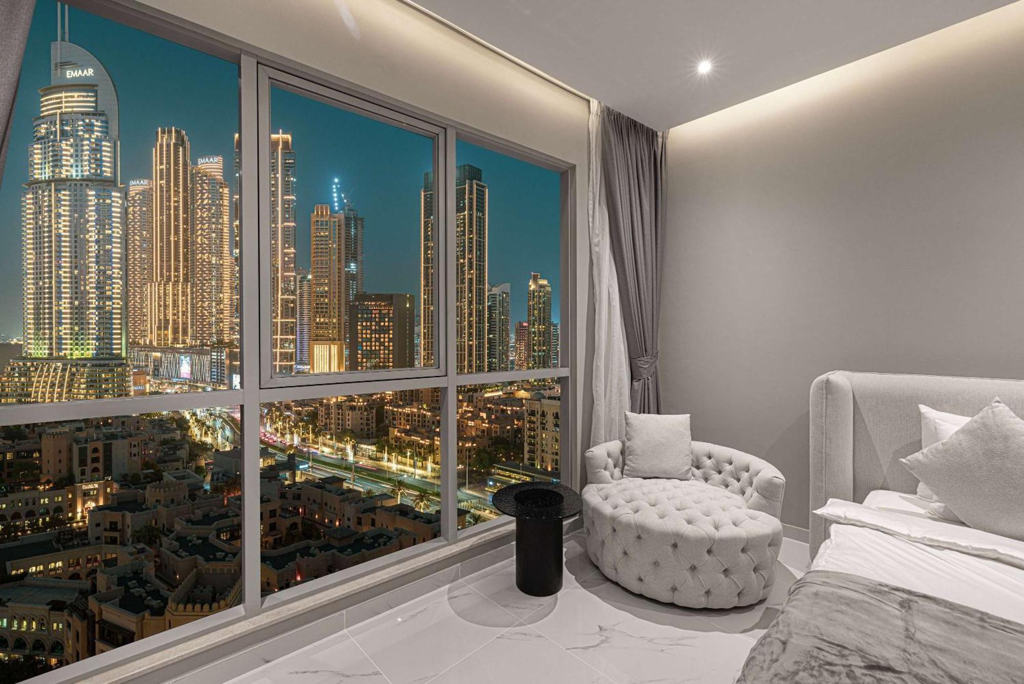 Downtown Sanctuary Iconic Burj Views & Luxury Living Apartment