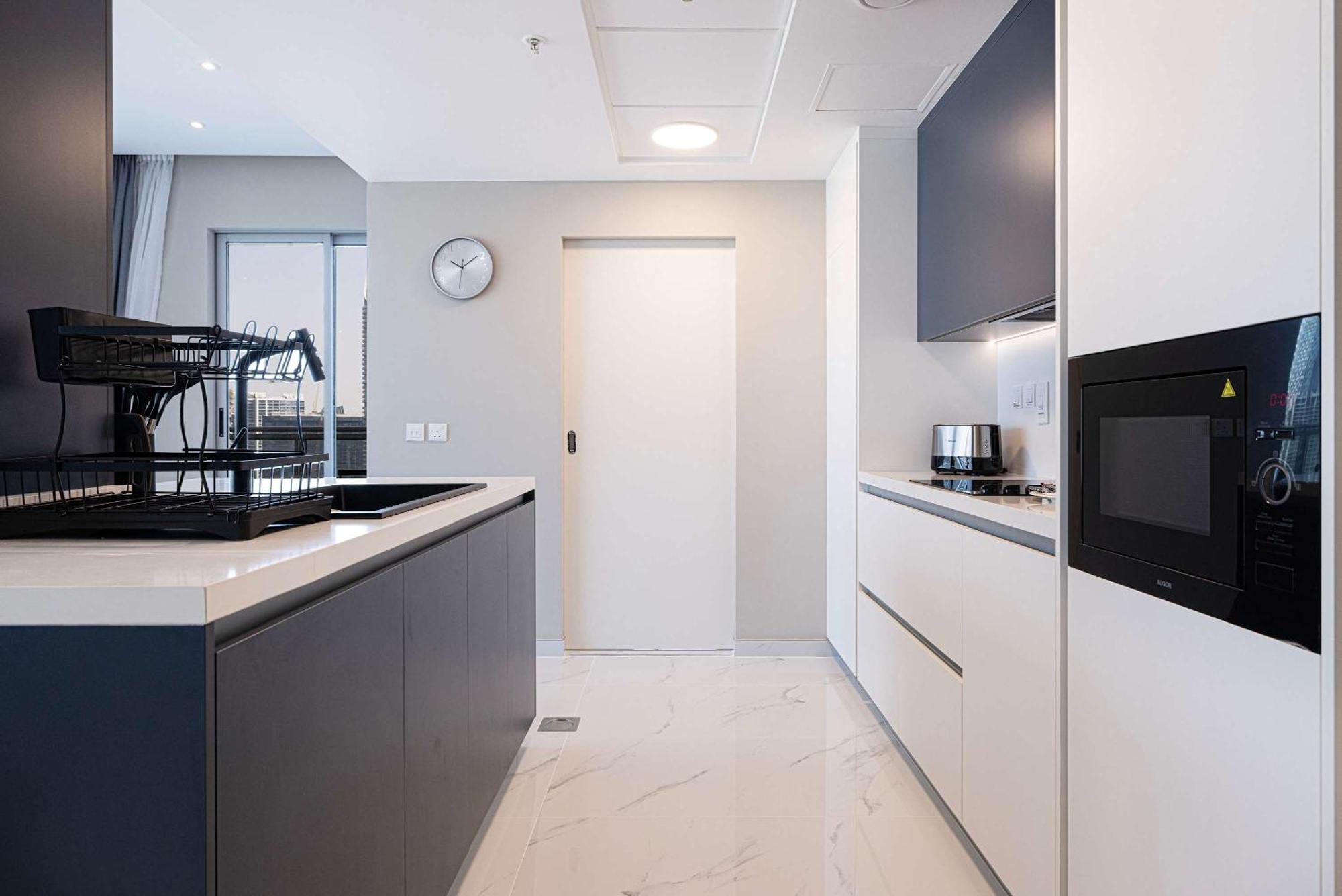 Apartment Downtown Sanctuary Iconic Burj Views & Luxury Living