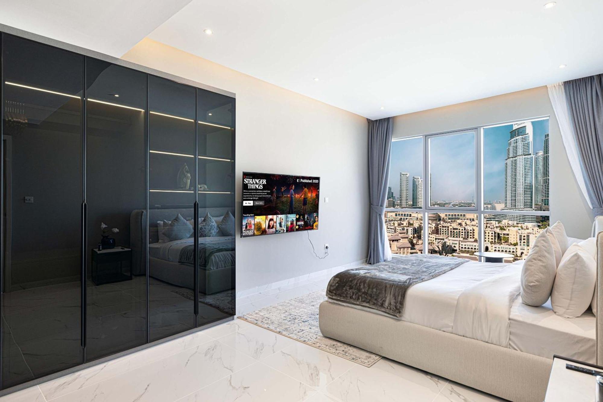 Downtown Sanctuary Iconic Burj Views & Luxury Living Apartment
