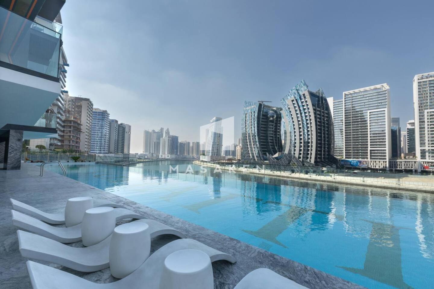 Elegant With Burj Khalifa & Canal Views