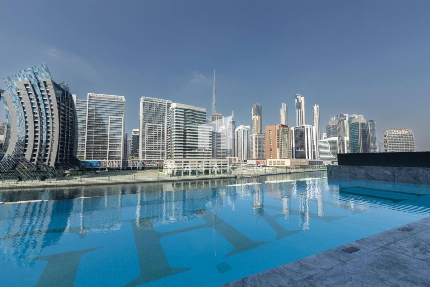 Elegant With Burj Khalifa & Canal Views * Dubai