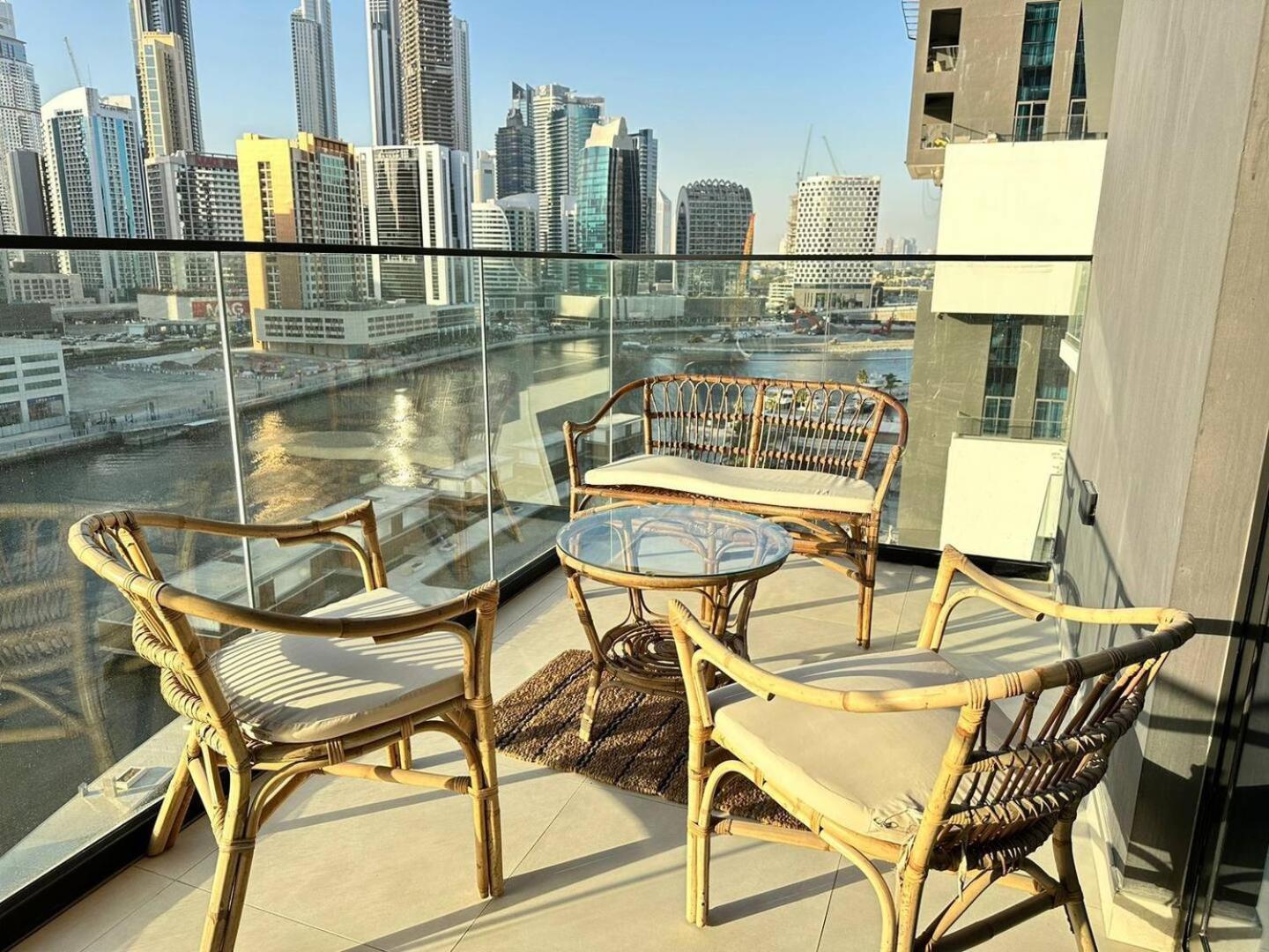 Elegant With Burj Khalifa & Canal Views Dubai