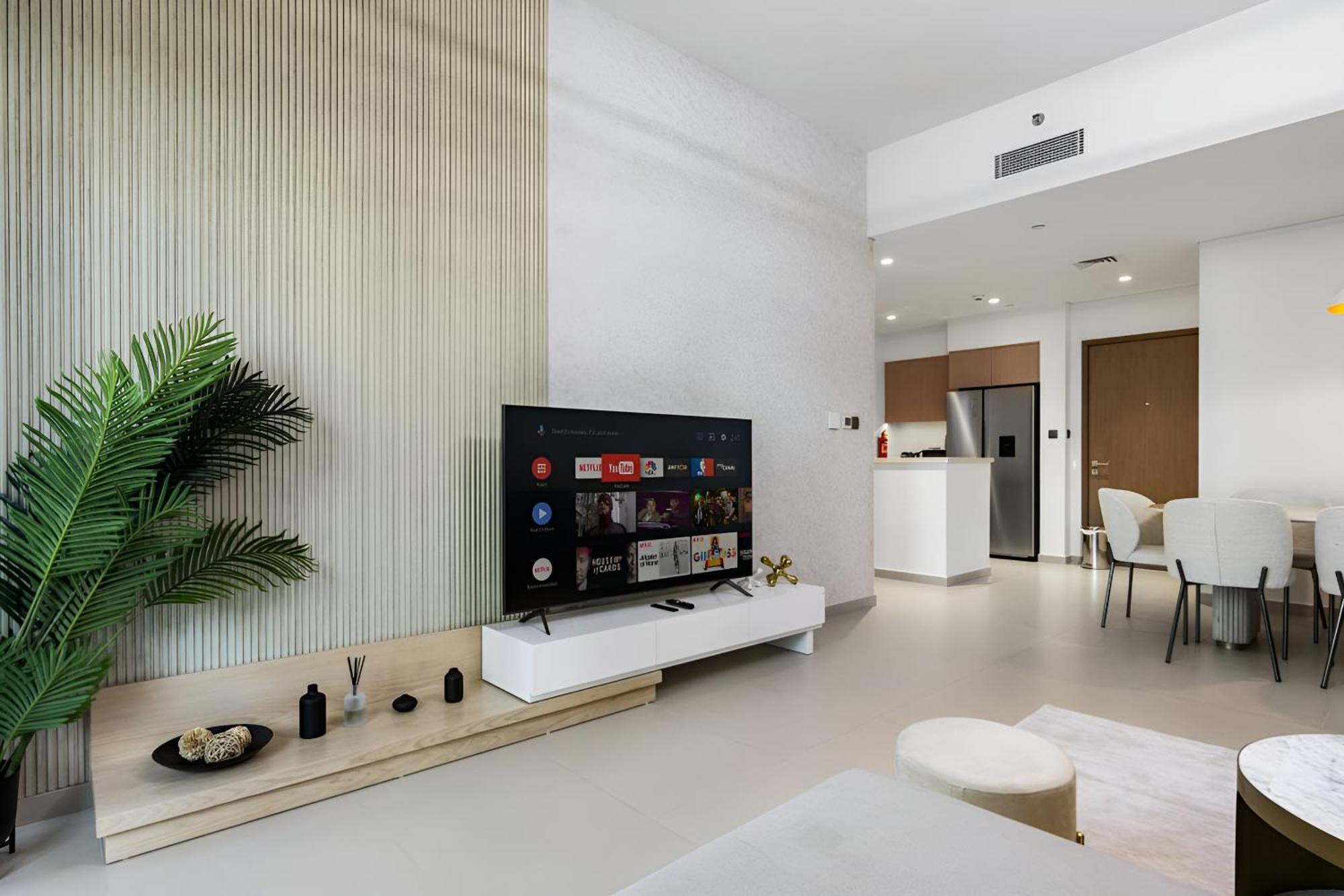 Expansive 7-bed Overlooking Burj & Fountains Dubai