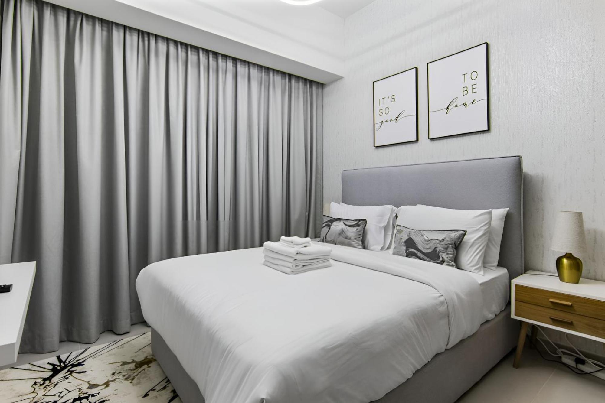 Expansive 7-bed Overlooking Burj & Fountains Apartment Dubai