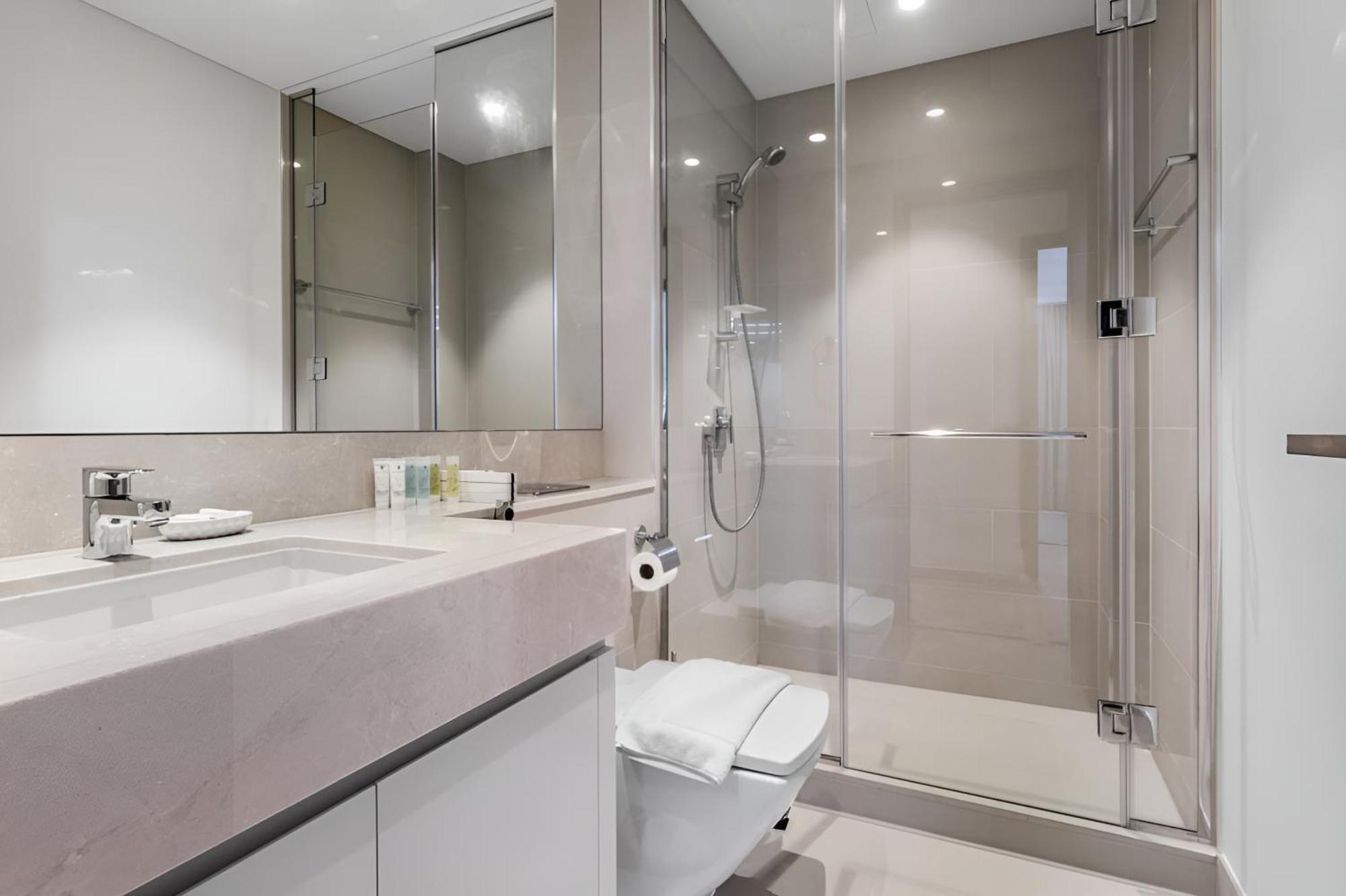 Expansive 7-bed Overlooking Burj & Fountains Apartment Dubai