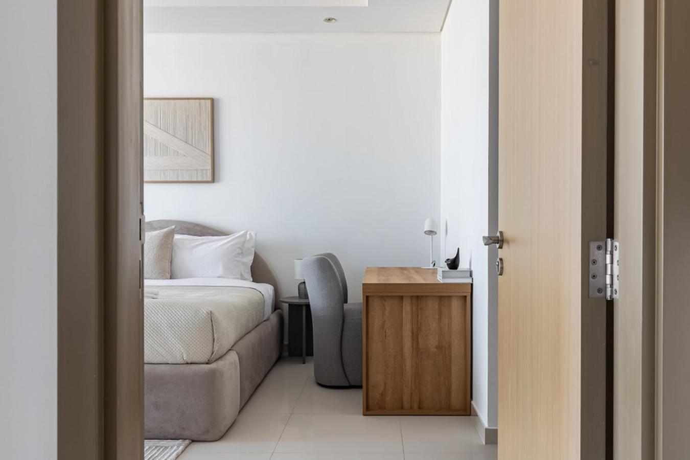 Urbanstays - Paramount Midtown * Dubai