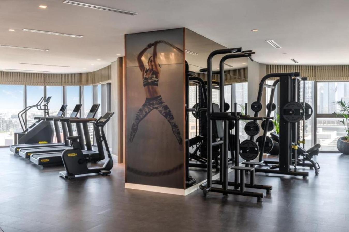 Urbanstays - Paramount Midtown Apartment Dubai