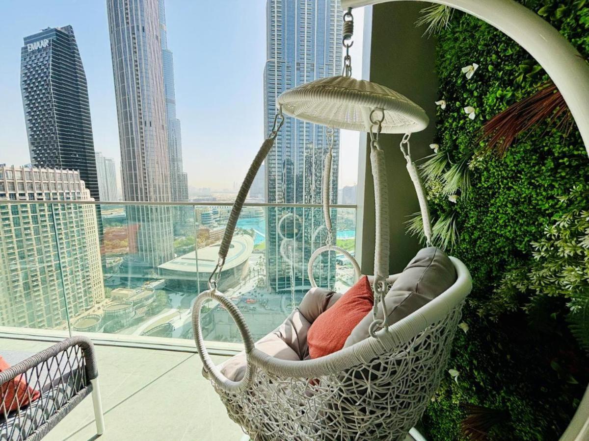 Modern Luxury Overlooking Burj Khalifa Dubai