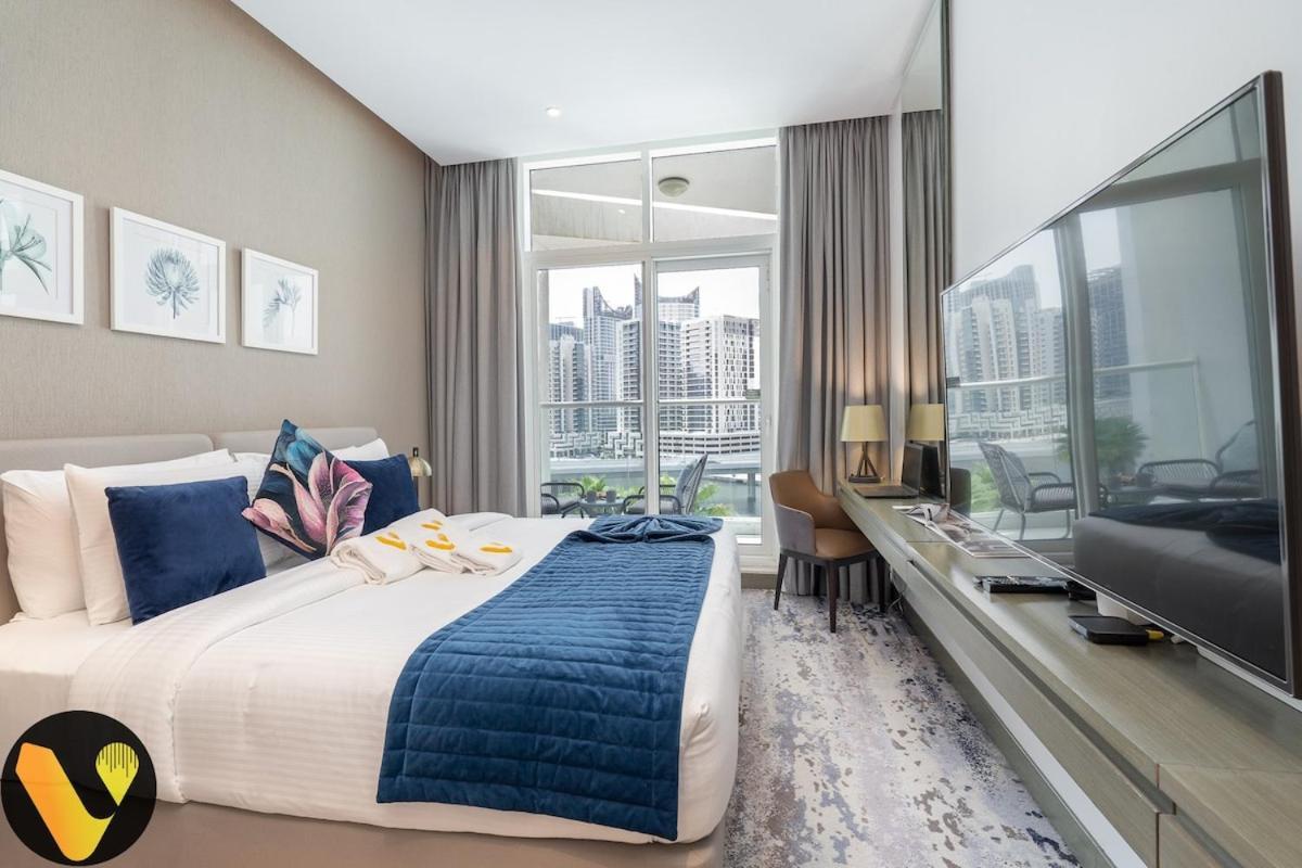 Vogue Damac Maison Prive Balcony & Pool With Canal View Prime Business Bay Location, Steps From Downtown & Burj Khalifa Apartment *