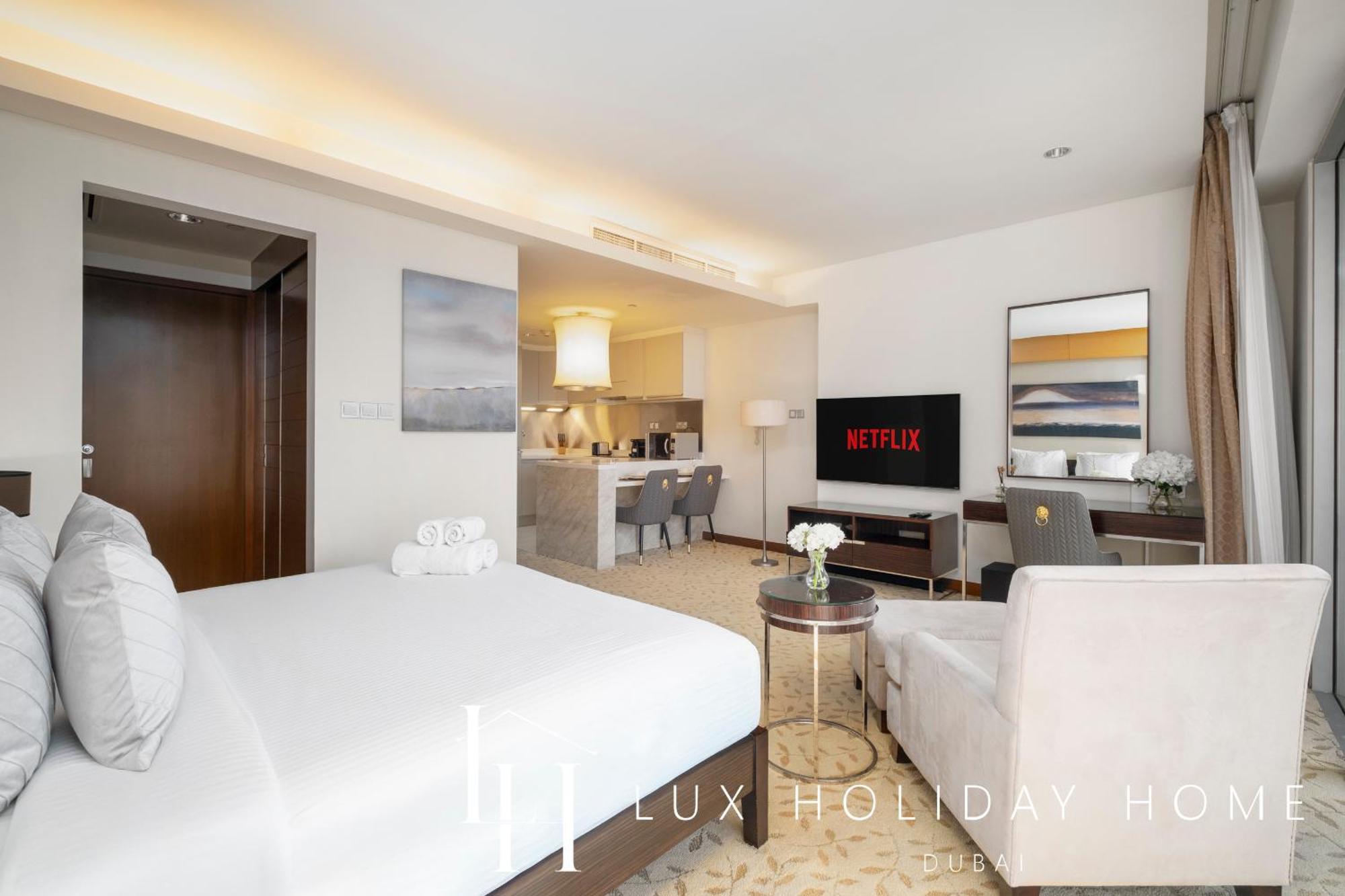 Lux The Emaar Fashion Avenue 2 Apartment