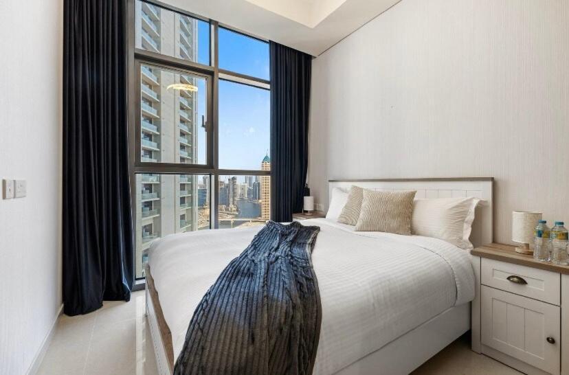 Luxury 2br Above The Clouds On38 Apartment