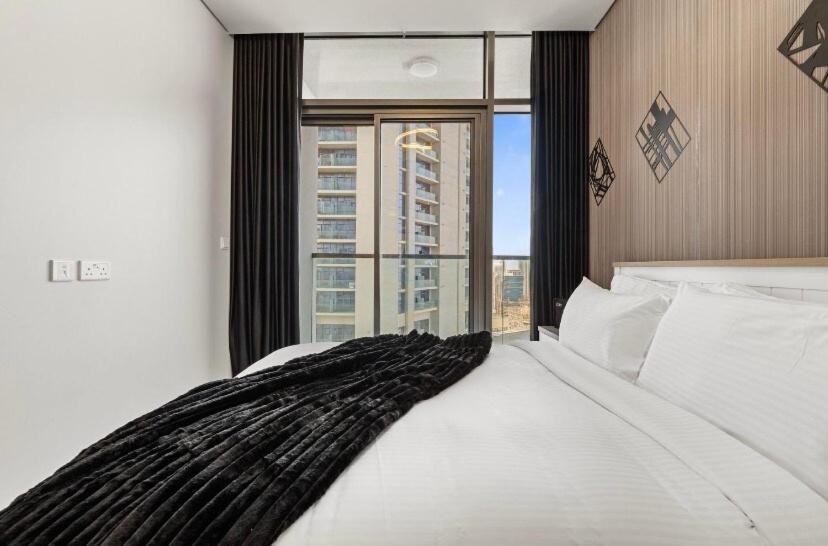 Luxury 2br Above The Clouds On38 Apartment
