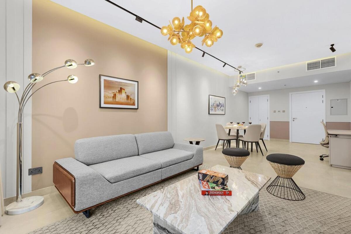First Class 1br Downtown Lively Getaway *