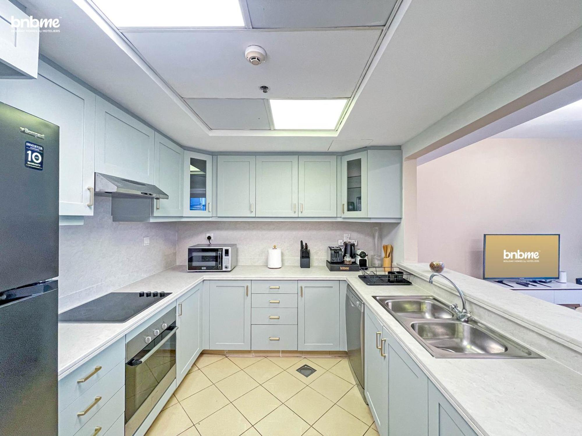 Bnbmehomes - Golf Tower 1 Apartment *