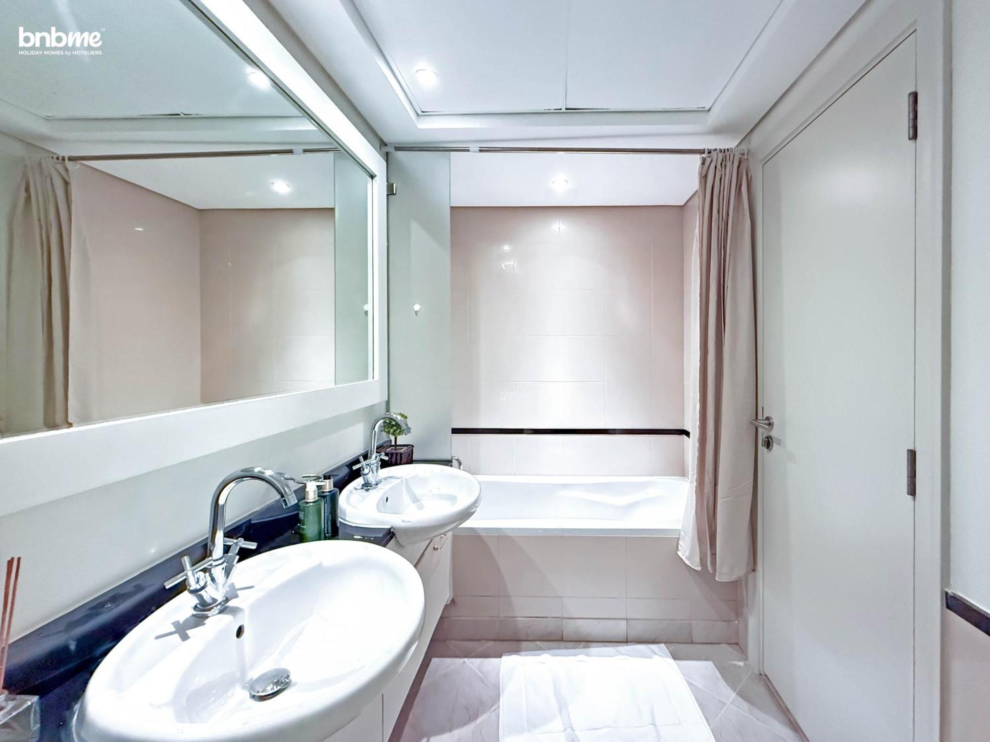 Bnbmehomes - Golf Tower 1 * Dubai