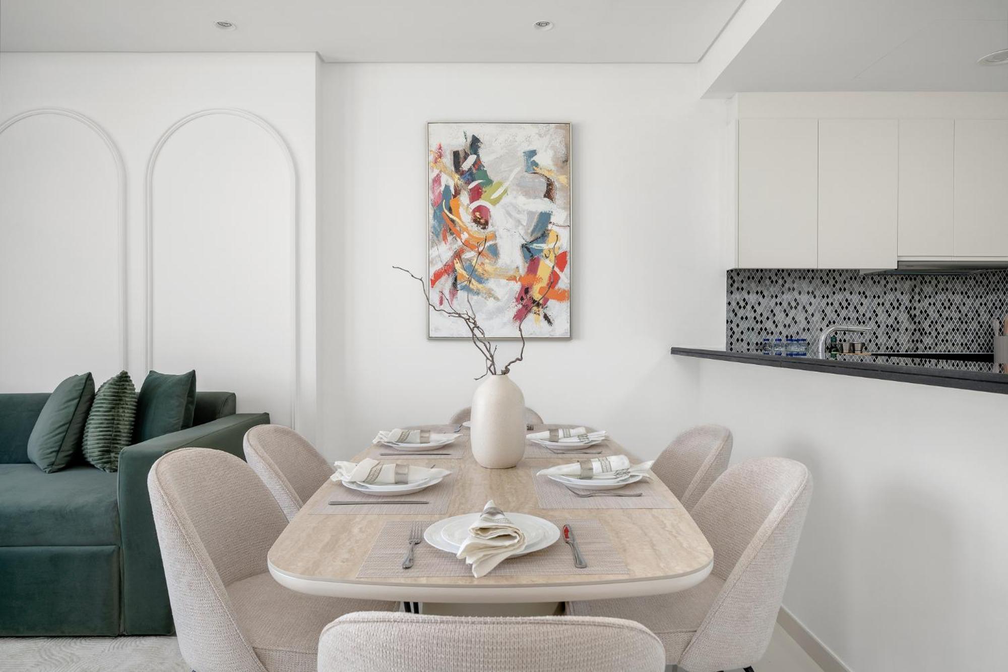 Urbanstays - Paramount Midtown Apartment Dubai