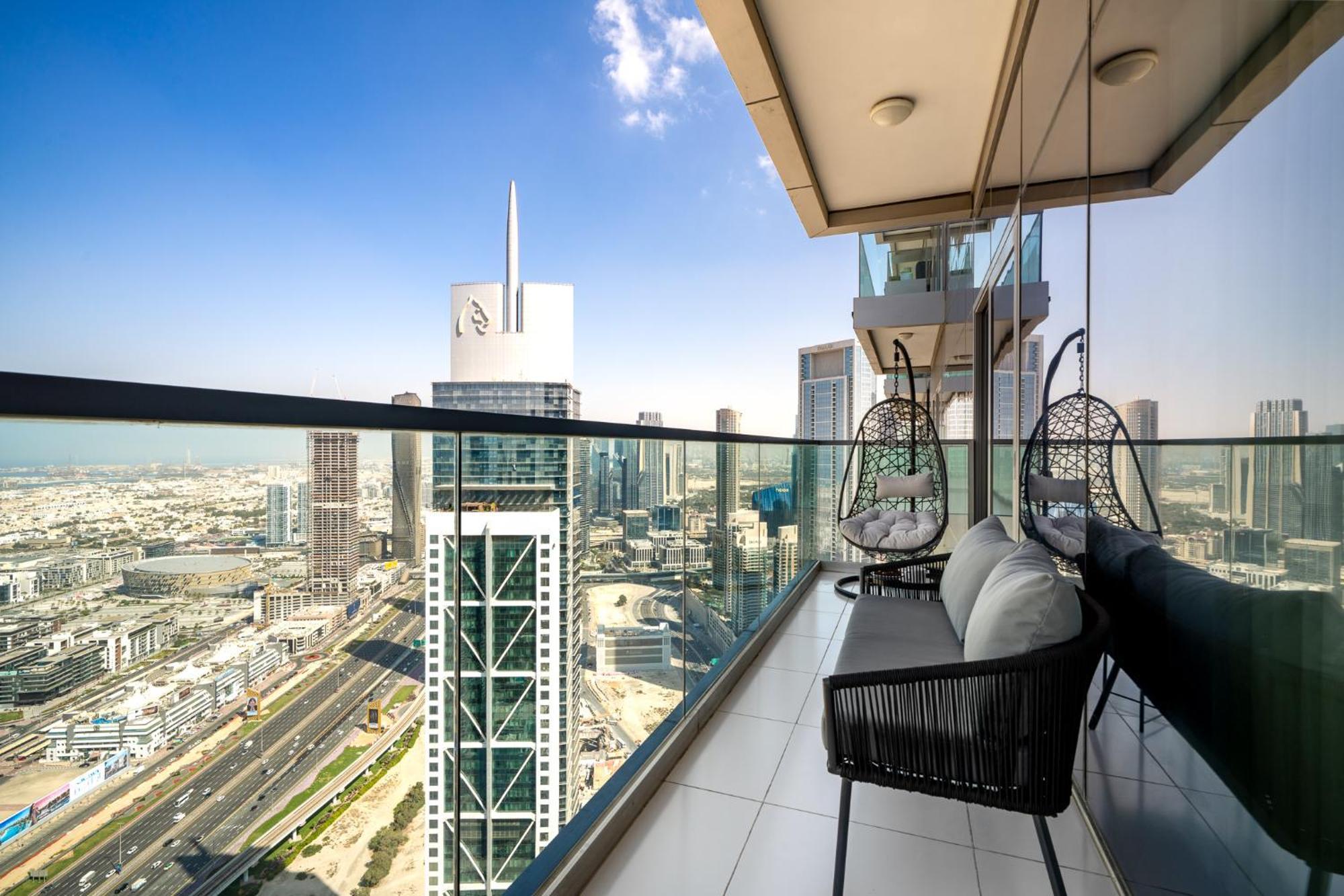 Urbanstays - Paramount Midtown * Dubai