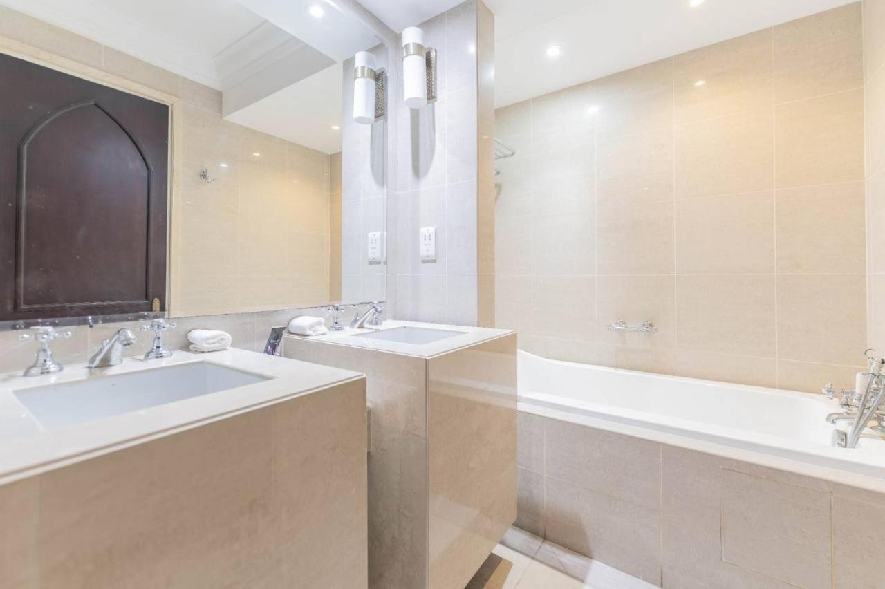 Apartment Luxury In Front Of Burj Khalifa *