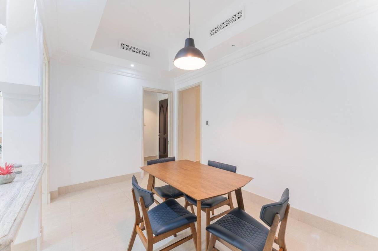 Luxury In Front Of Burj Khalifa Apartment *