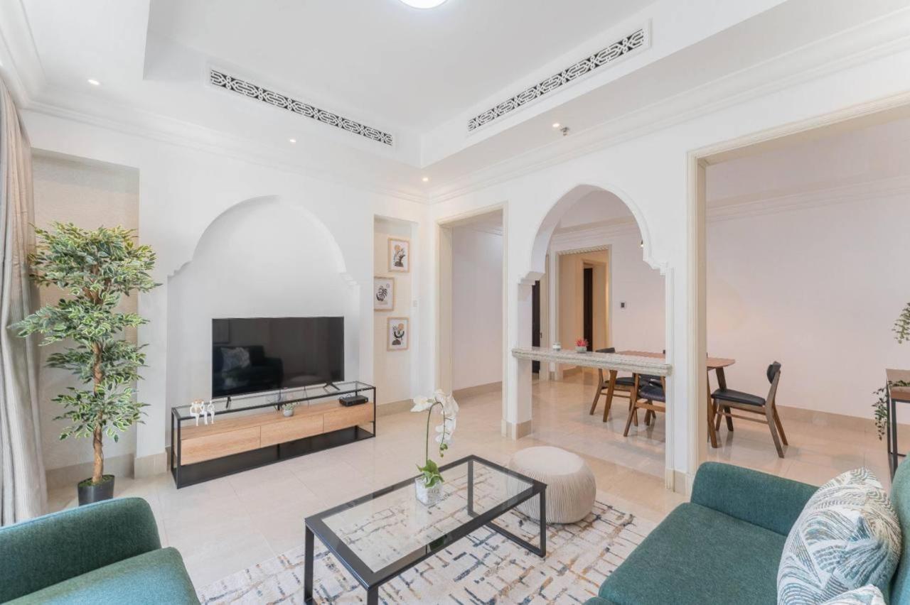Luxury In Front Of Burj Khalifa Apartment *