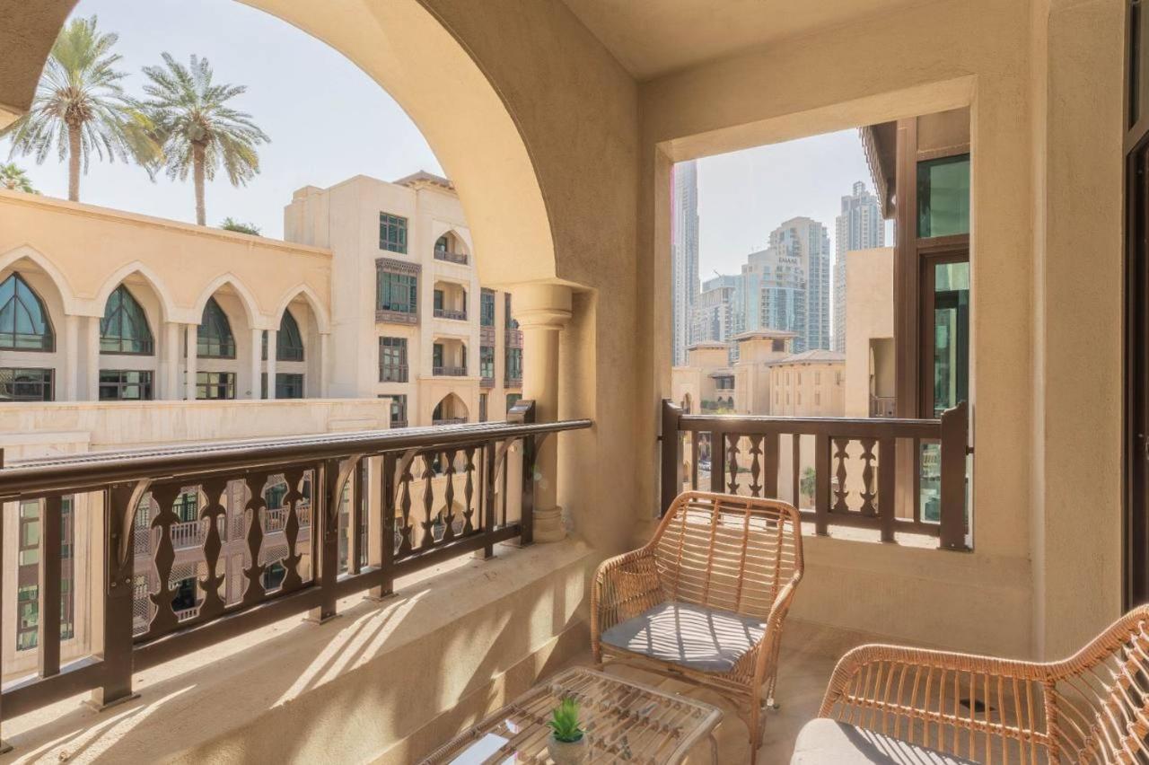 Luxury In Front Of Burj Khalifa Dubai