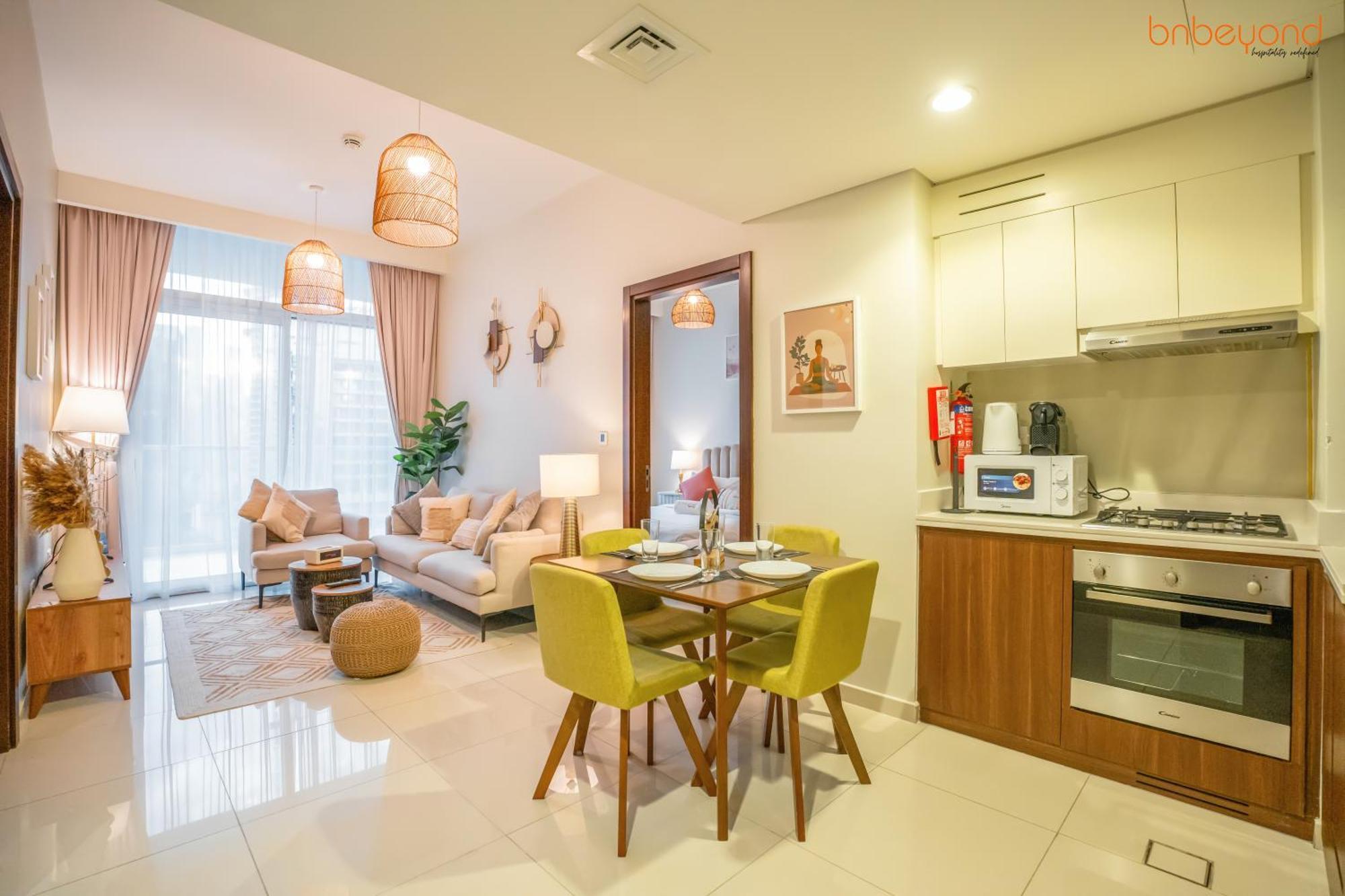 Apartment Cozy Retreat With Burj Views By Bnbeyond