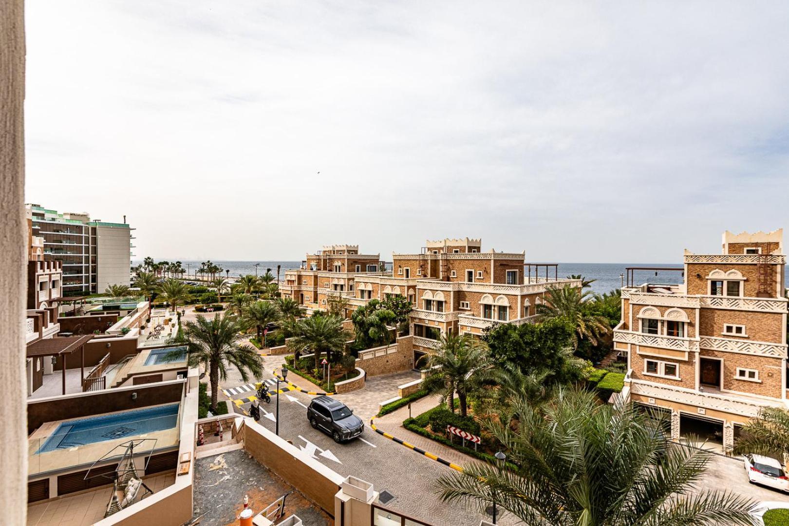 Balqis I Renovated 3bdr With 1 Maid I Palm Jumeirah Dubai