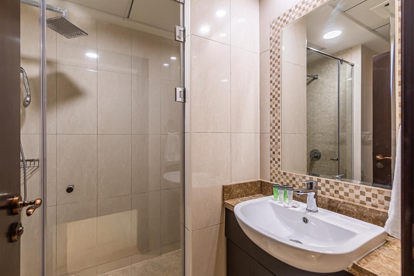 Apartment Balqis I Renovated 3bdr With 1 Maid I Palm Jumeirah Dubai