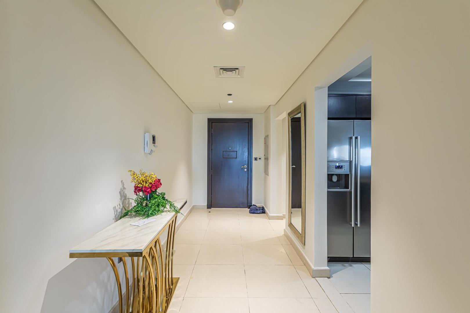 Balqis I Renovated 3bdr With 1 Maid I Palm Jumeirah Apartment *