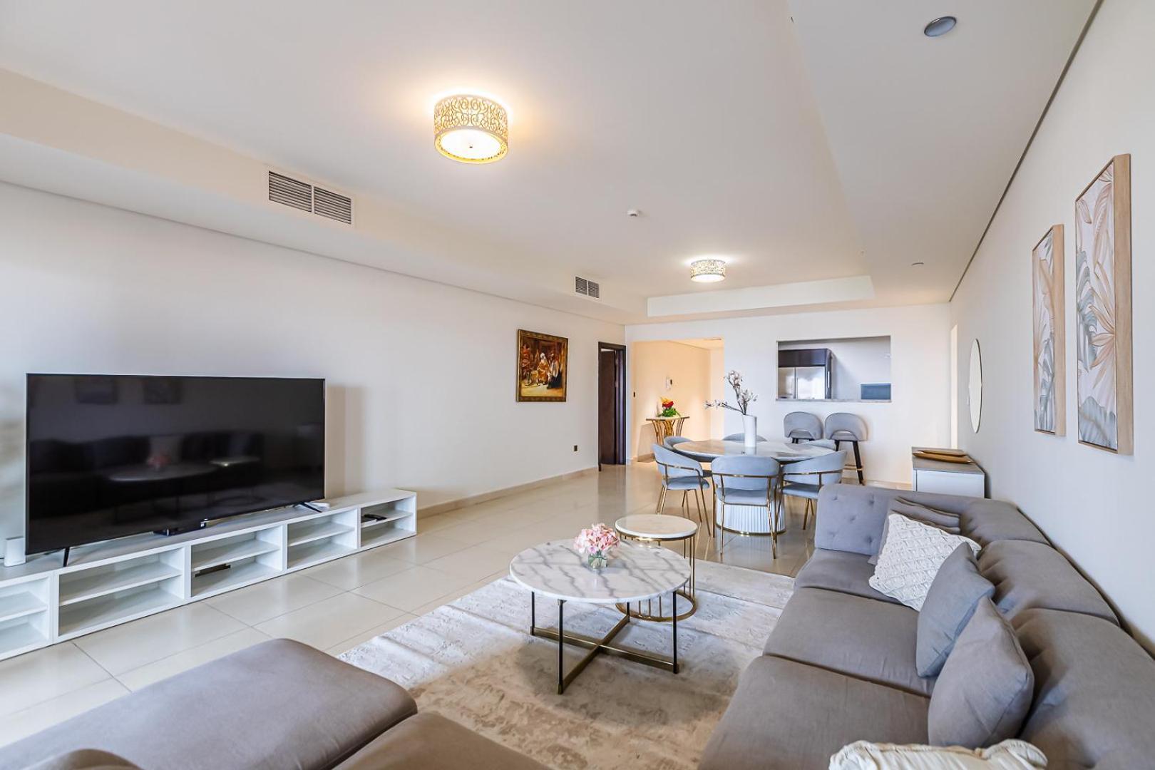 Apartment Balqis I Renovated 3bdr With 1 Maid I Palm Jumeirah *