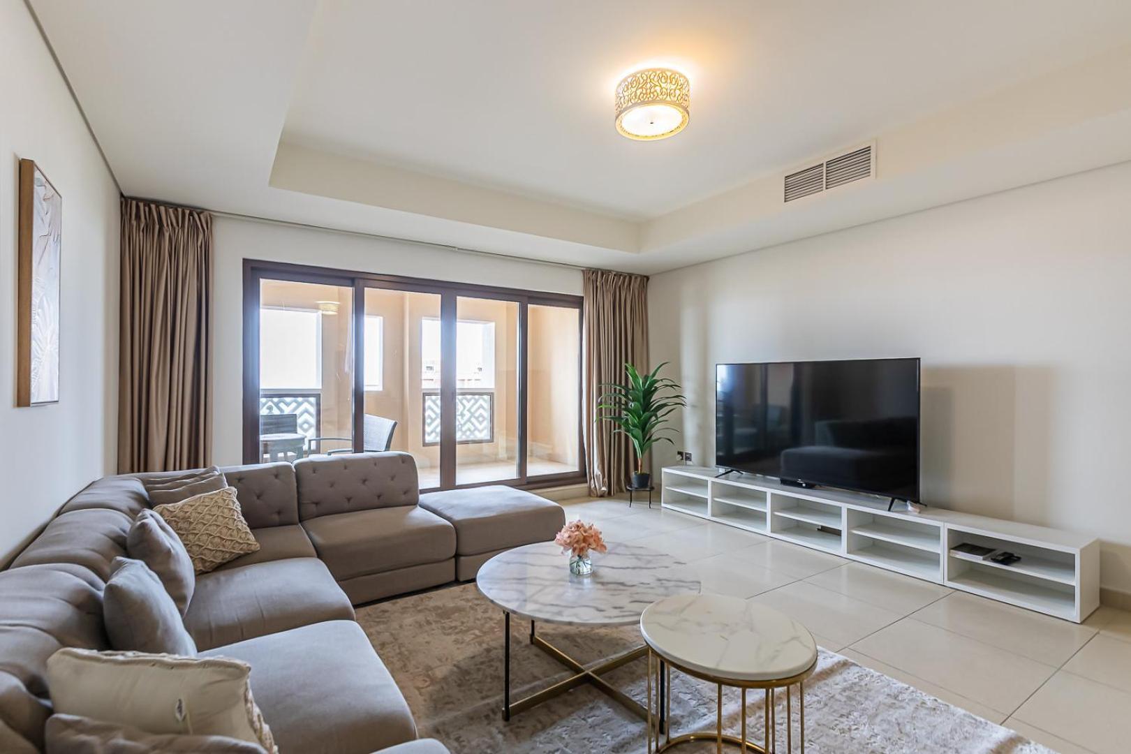 Balqis I Renovated 3bdr With 1 Maid I Palm Jumeirah Apartment *