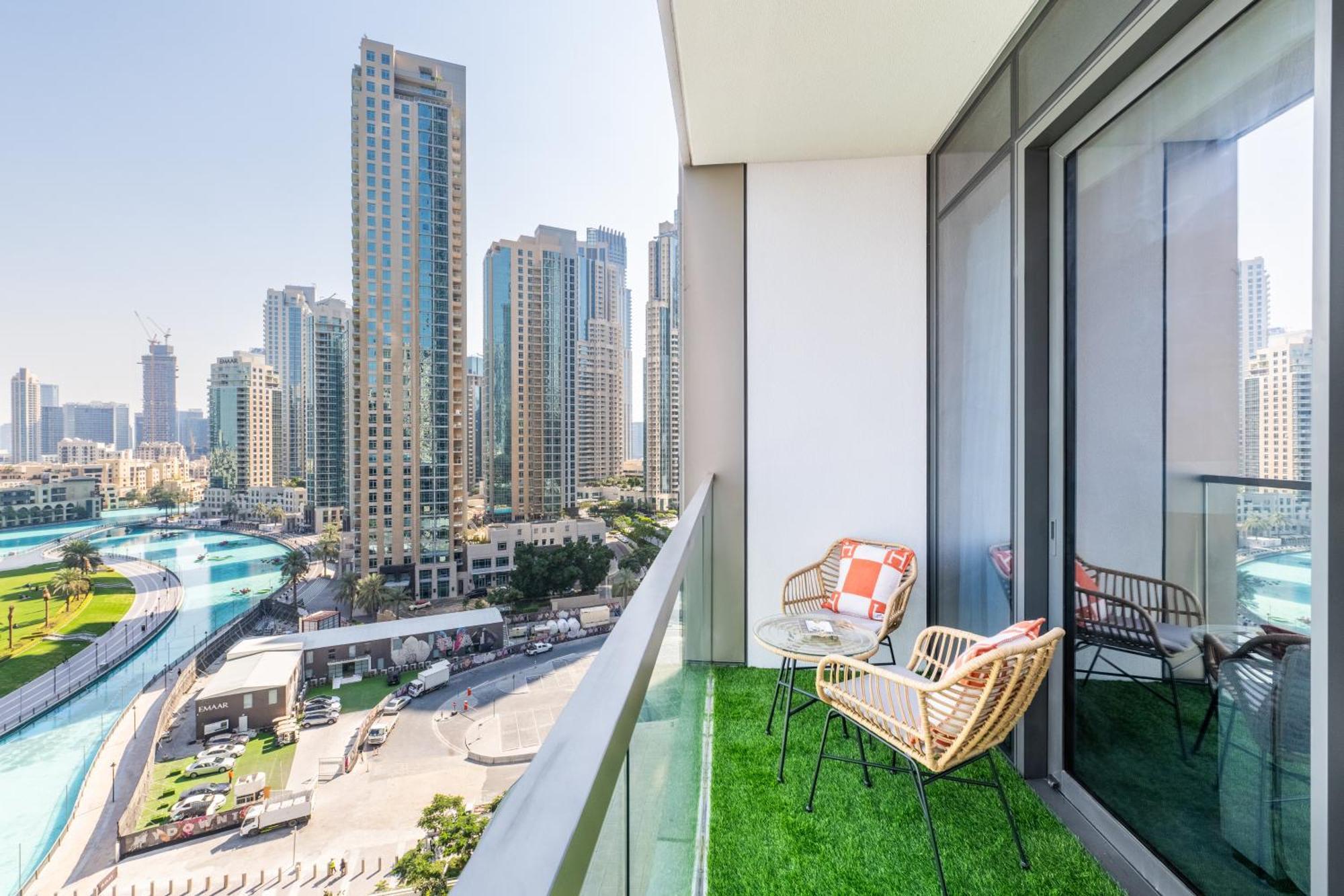 Hermes-style 2br, Full Burj Khalifa View - Infinity Pool - Full Fountain View