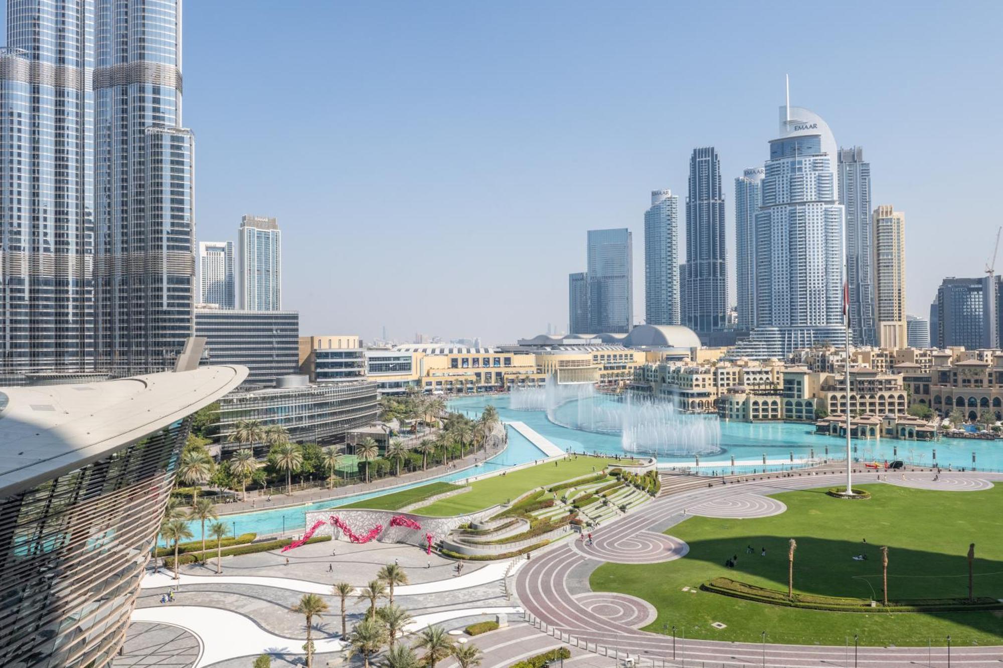 Hermes-style 2br, Full Burj Khalifa View - Infinity Pool - Full Fountain View Apartment *