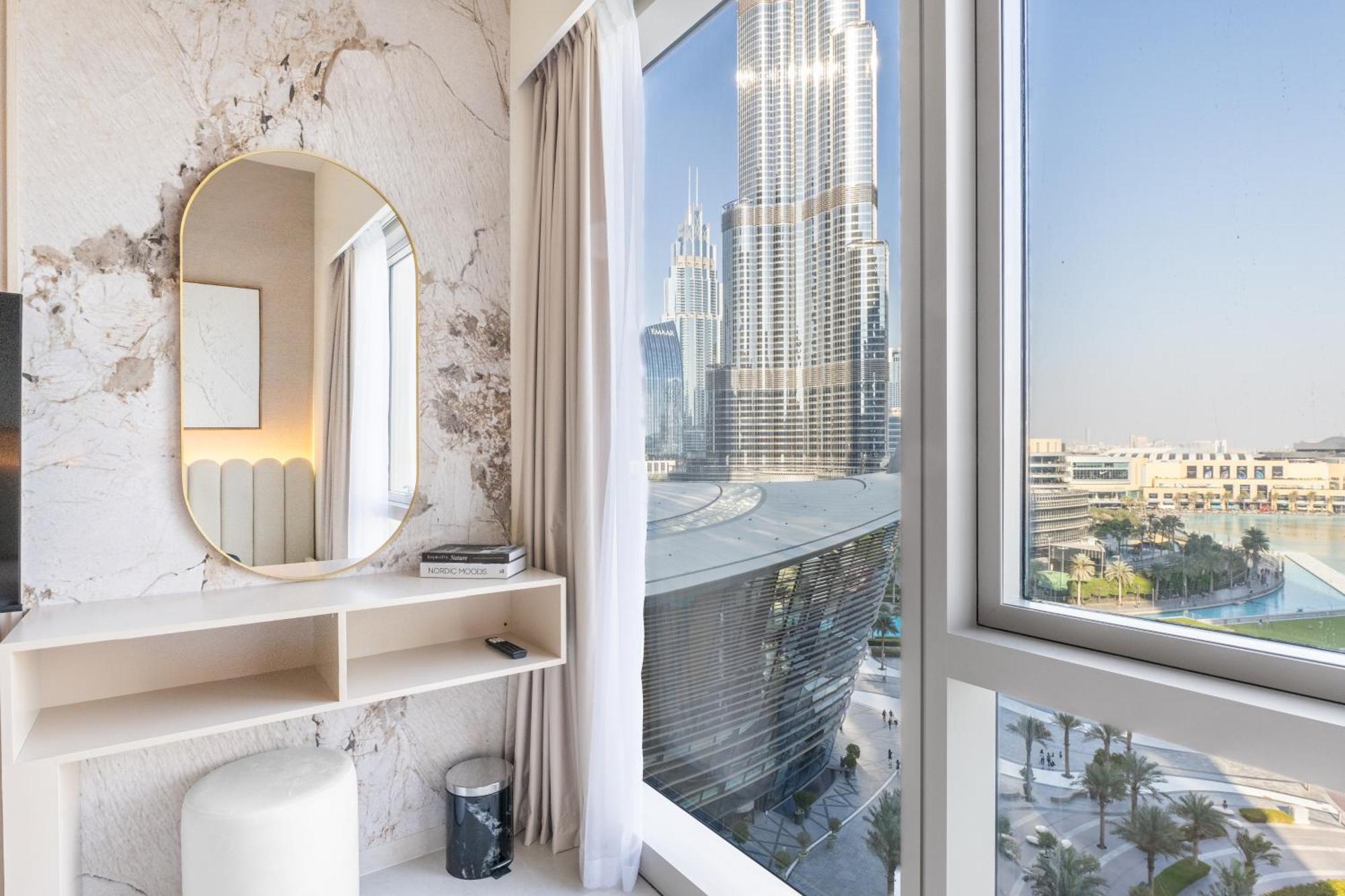 Hermes-style 2br, Full Burj Khalifa View - Infinity Pool - Full Fountain View * Dubai