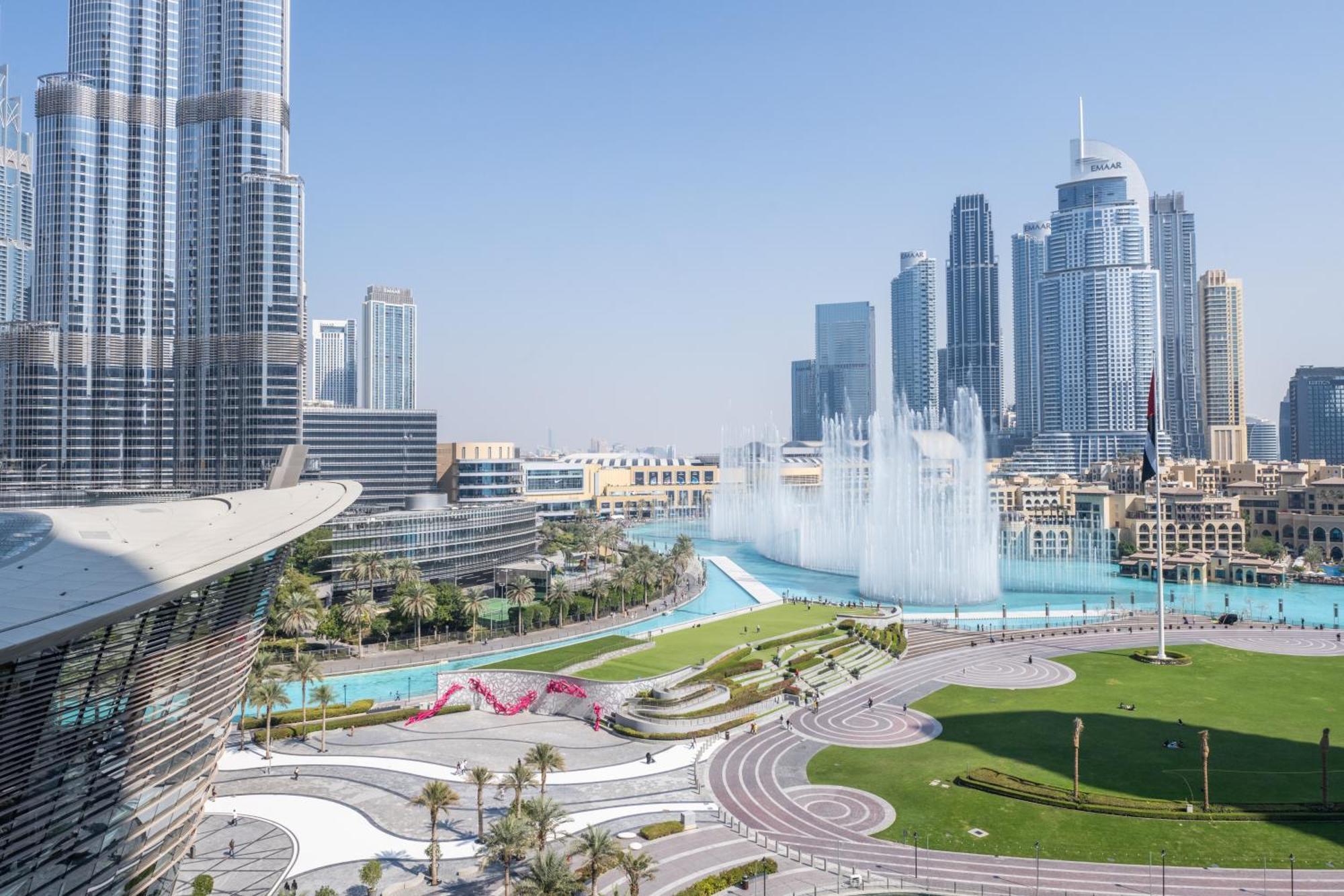 Hermes-style 2br, Full Burj Khalifa View - Infinity Pool - Full Fountain View Apartment Dubai