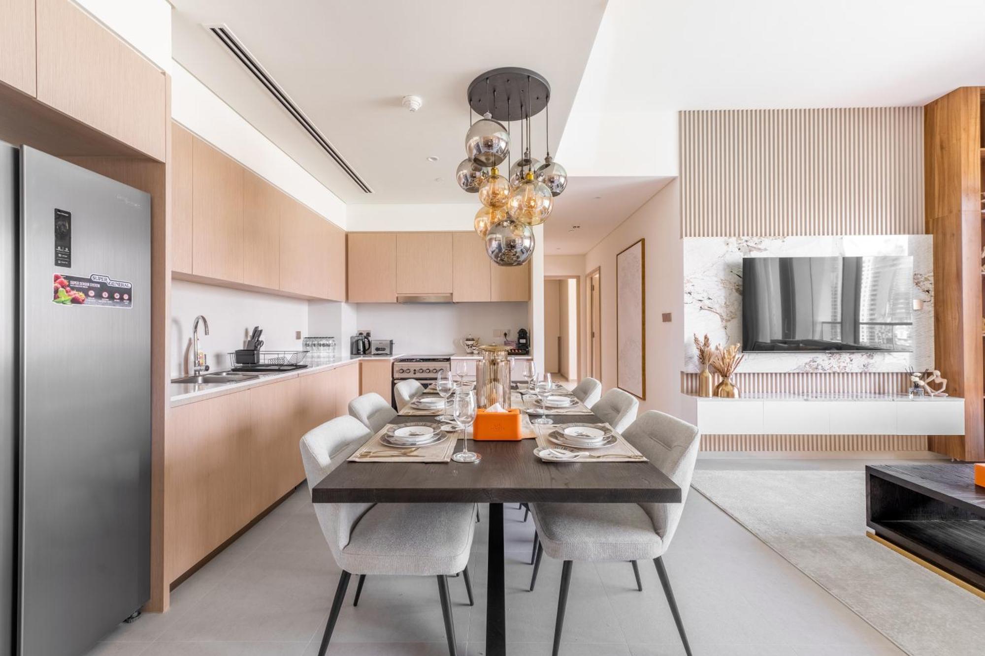 Hermes-style 2br, Full Burj Khalifa View - Infinity Pool - Full Fountain View Dubai