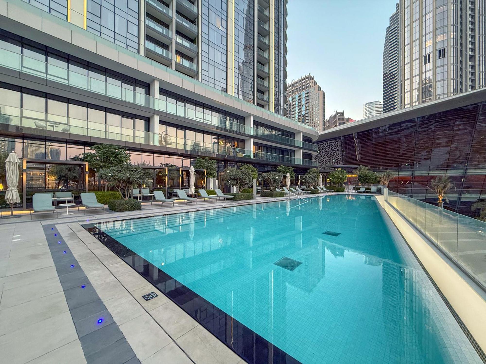Hermes-style 2br, Full Burj Khalifa View - Infinity Pool - Full Fountain View