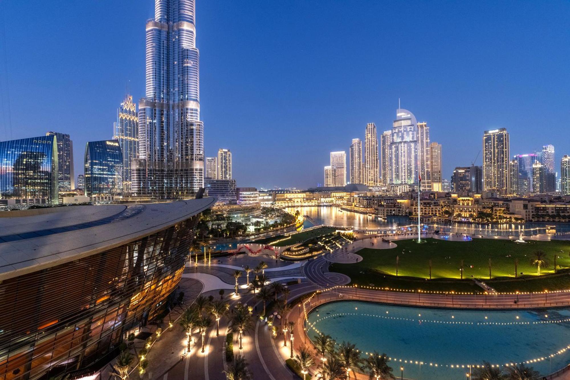 Hermes-style 2br, Full Burj Khalifa View - Infinity Pool - Full Fountain View Apartment Dubai